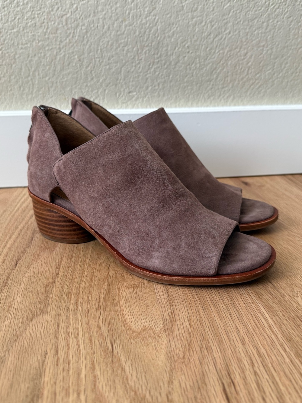 Sofft Suede Leather Peep Toe Shootie Boot Mauve Purple Size 8.5